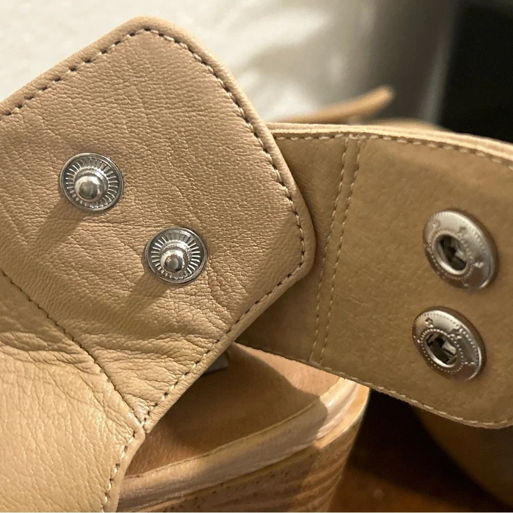 Steve Madden Sandals Tan Open Toed Size 8 - Picture 5 of 5